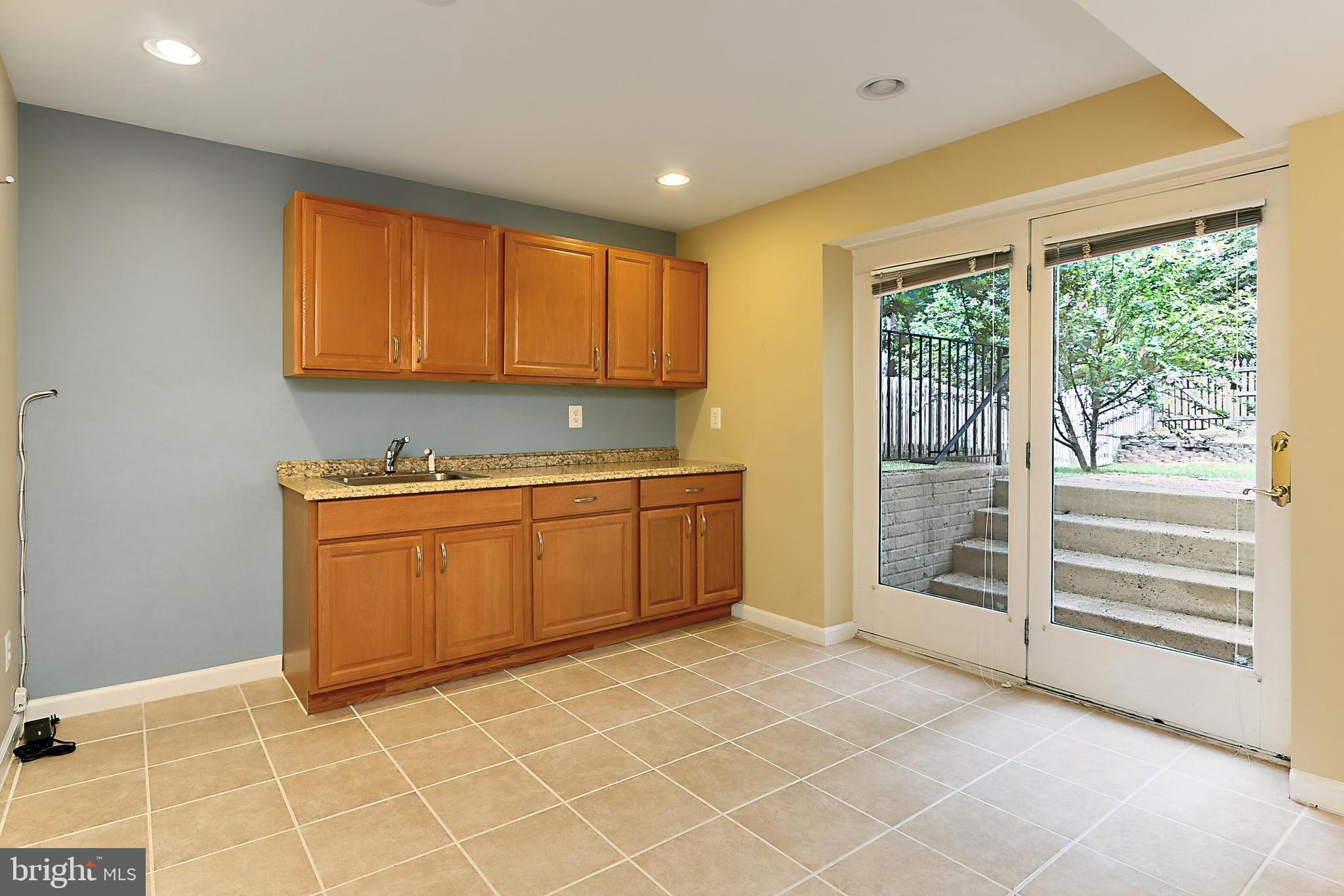 OAKTON WOODS - Residential