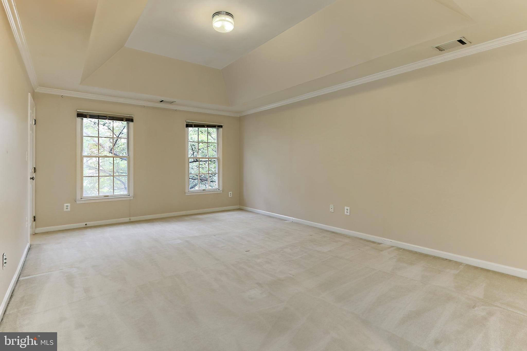 OAKTON WOODS - Residential