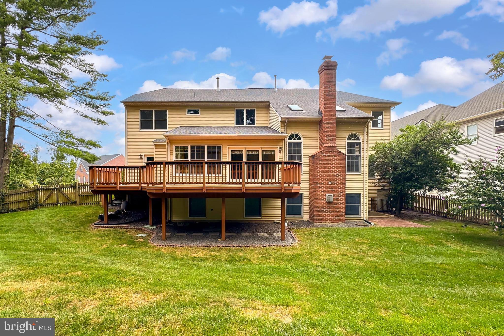 OAKTON WOODS - Residential