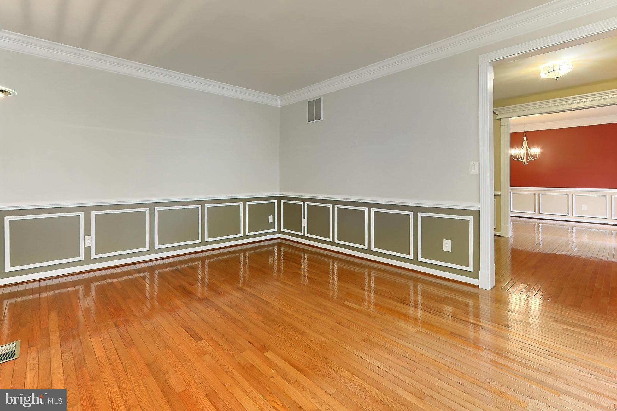 OAKTON WOODS - Residential