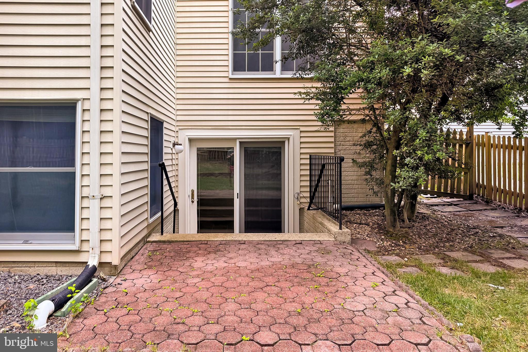 OAKTON WOODS - Residential