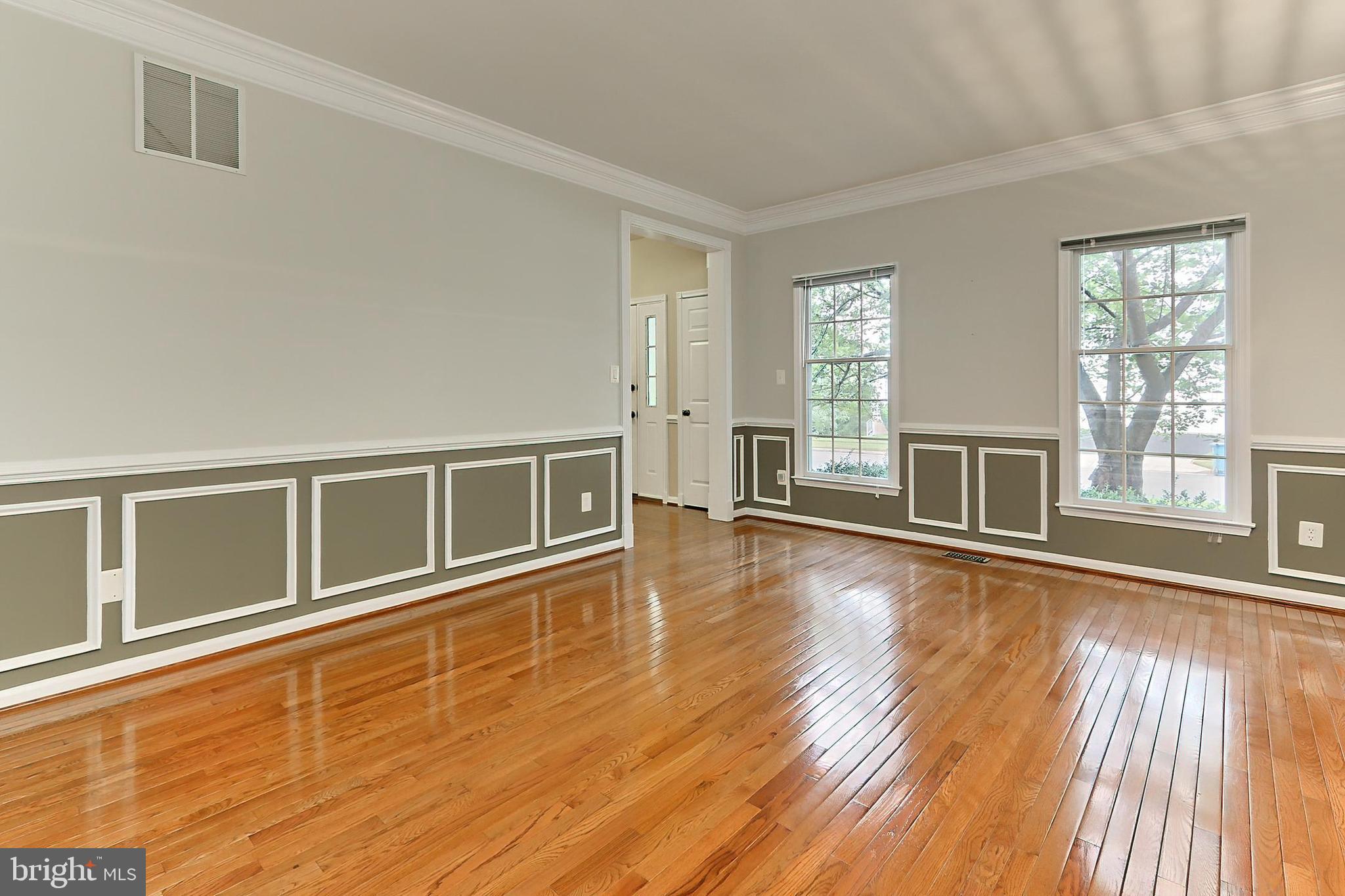 OAKTON WOODS - Residential