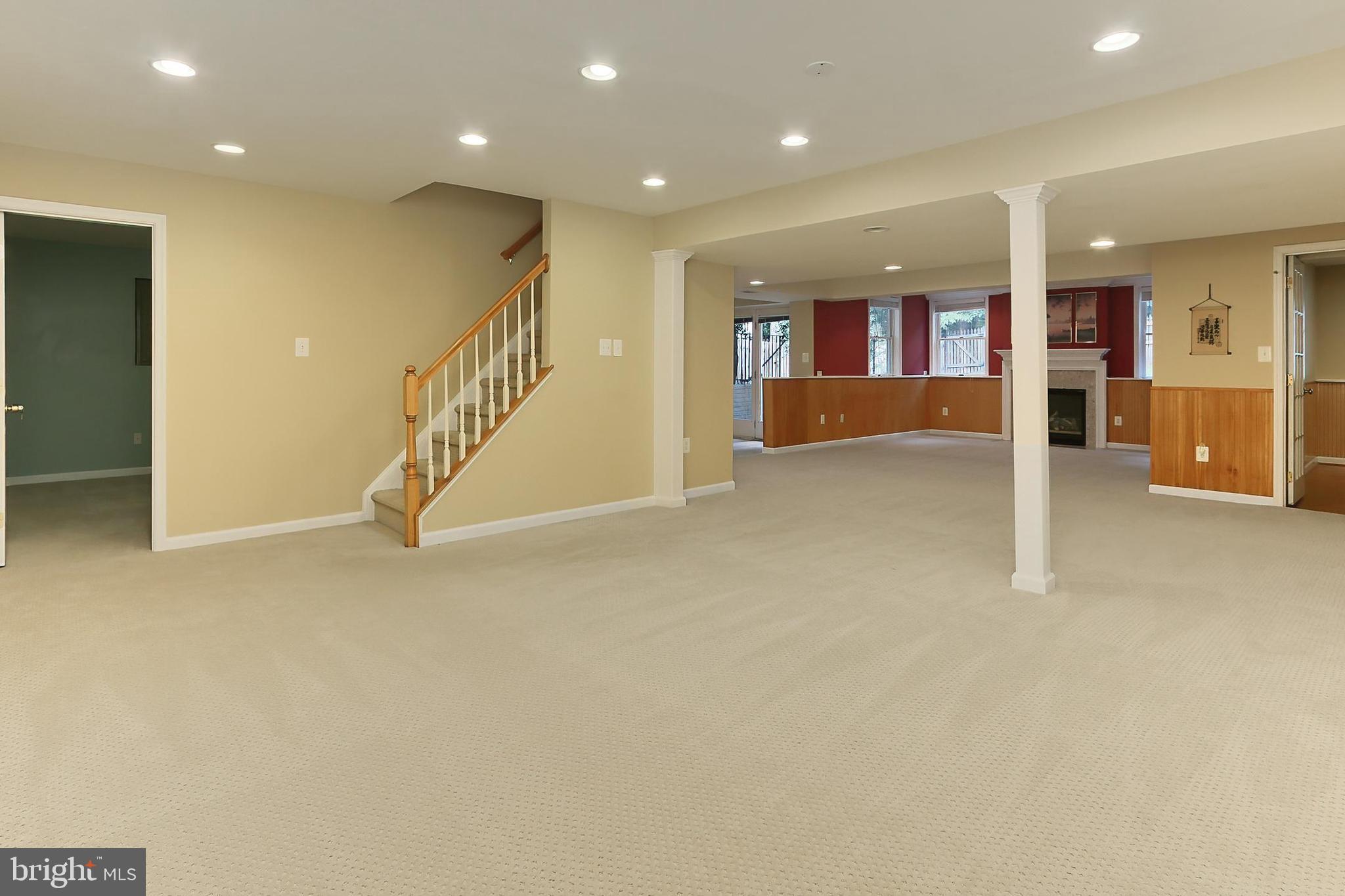 OAKTON WOODS - Residential