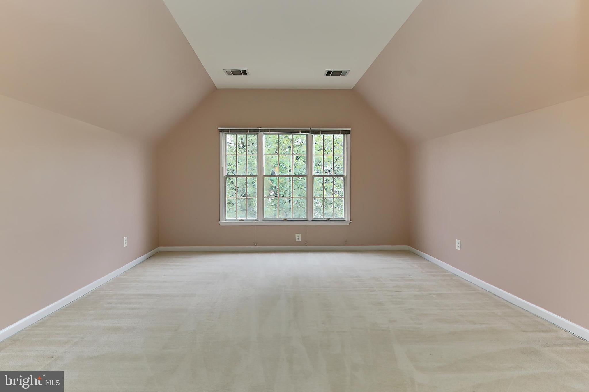 OAKTON WOODS - Residential