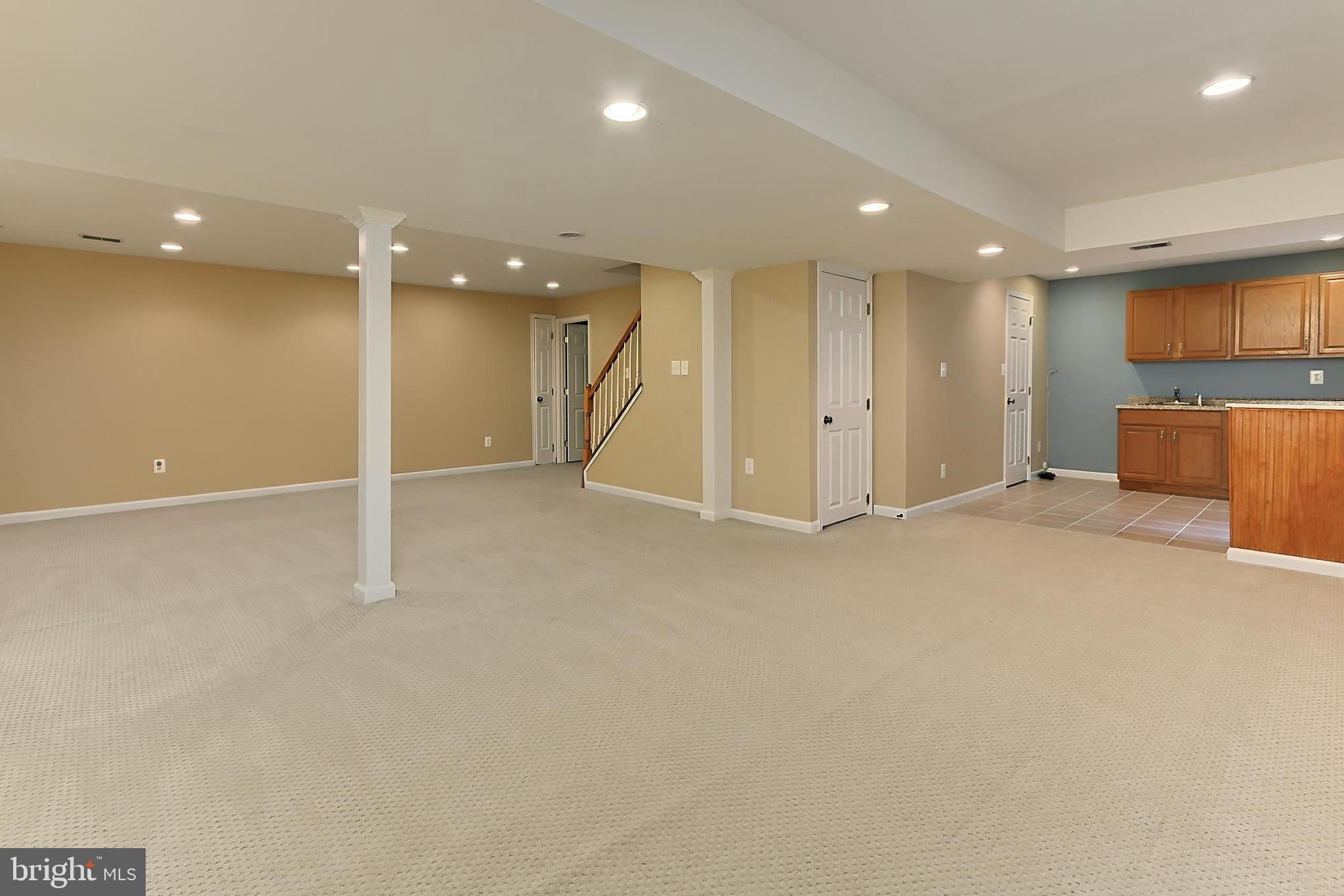 OAKTON WOODS - Residential