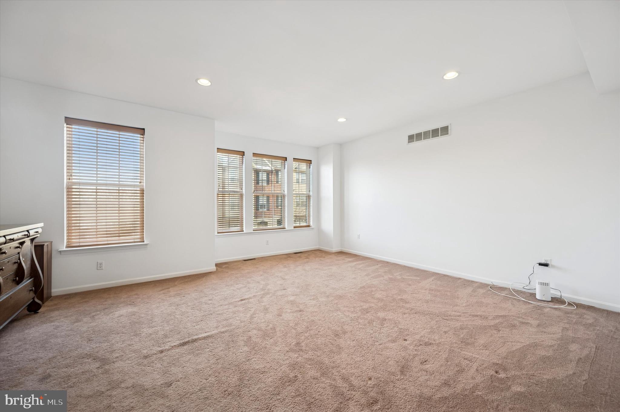 NORRISTOWN - Residential