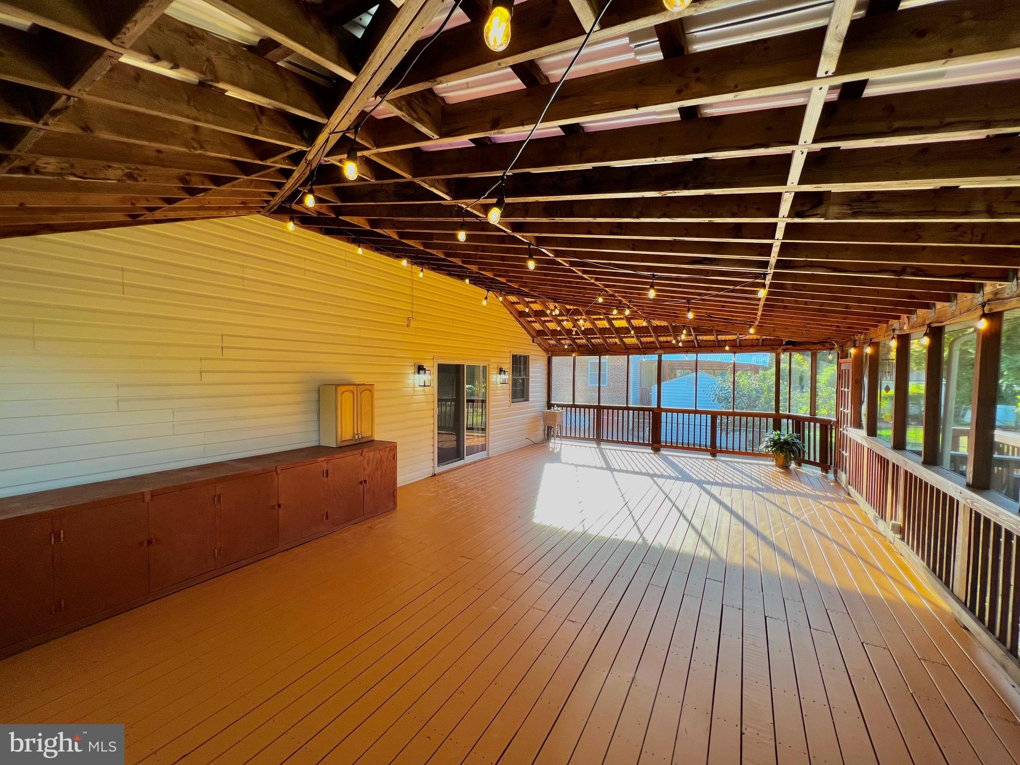 BROYHILL CREST - Residential