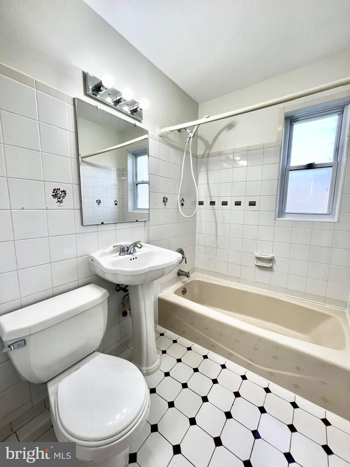 BROYHILL CREST - Residential