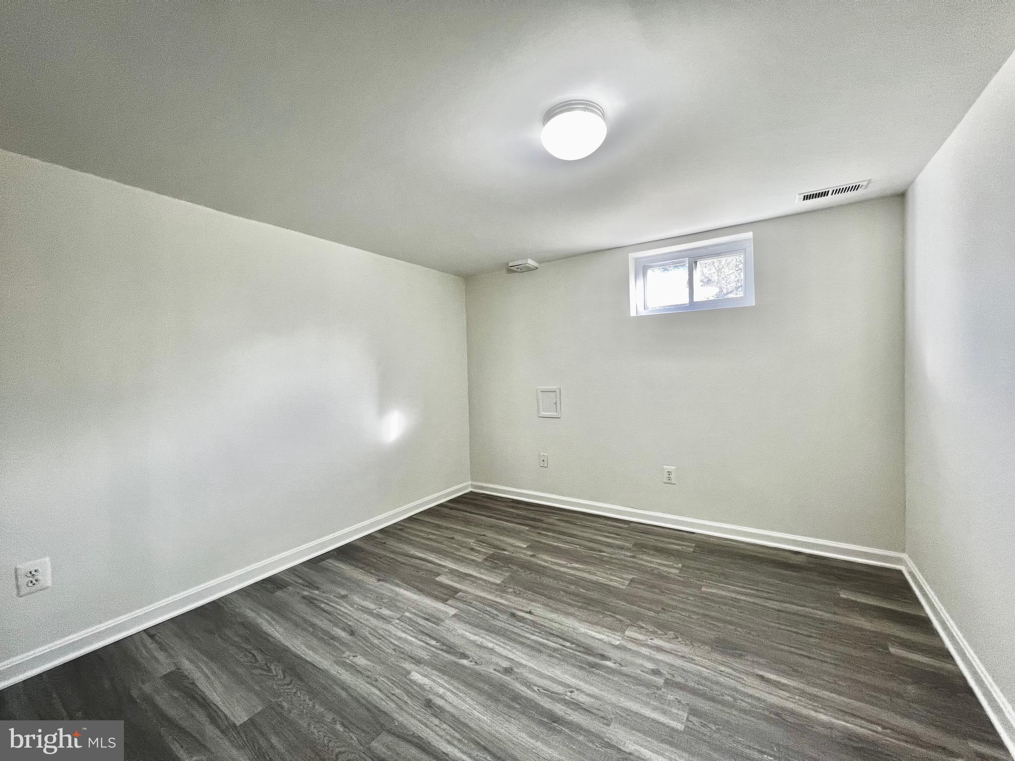 BROYHILL CREST - Residential