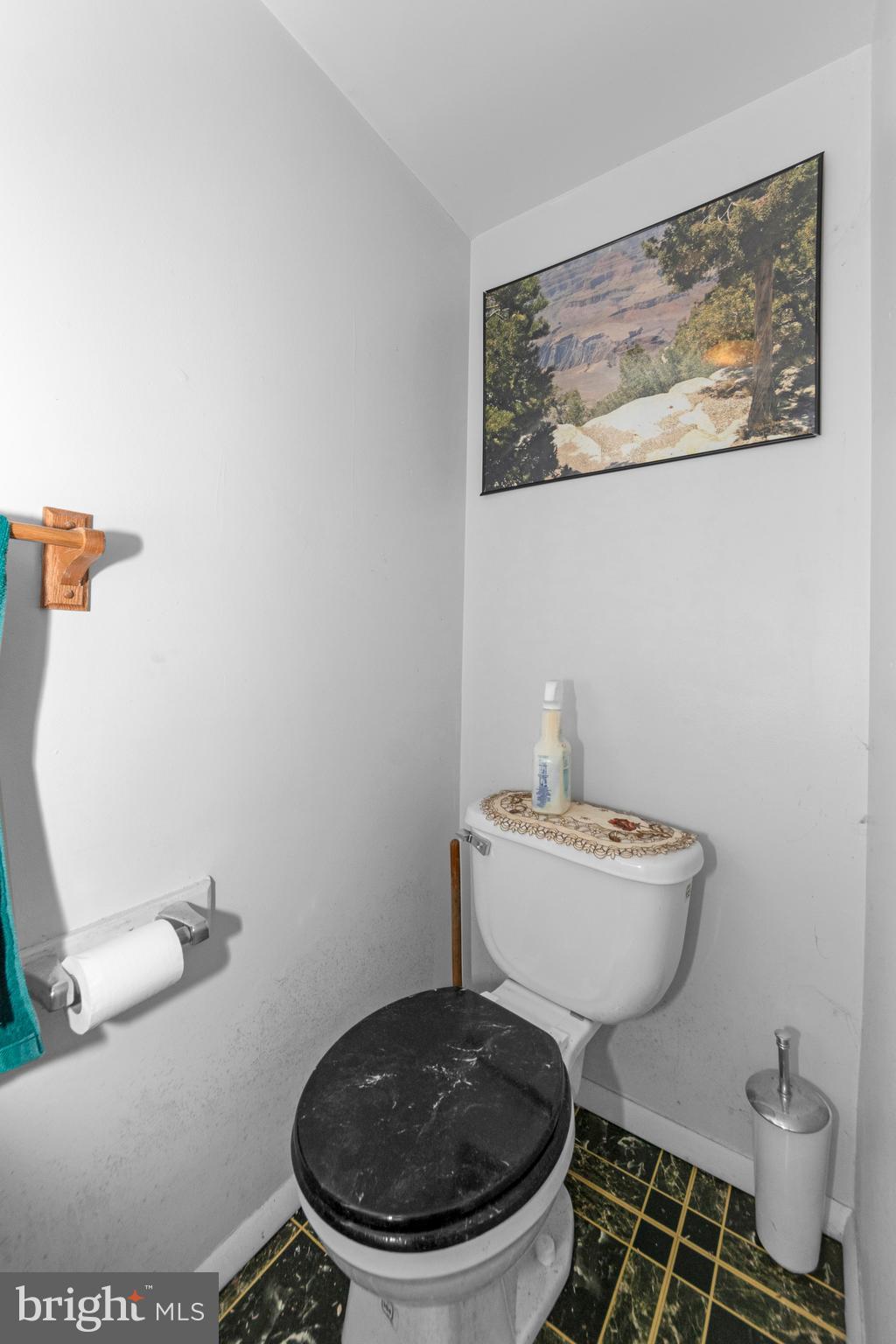 5517 WOODENHAWK CIRCLE