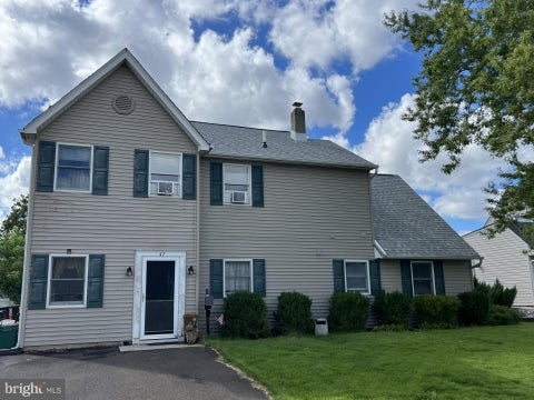 Homes For Sale - 47 Neptune Lane<br/> LEVITTOWN, PA 19054