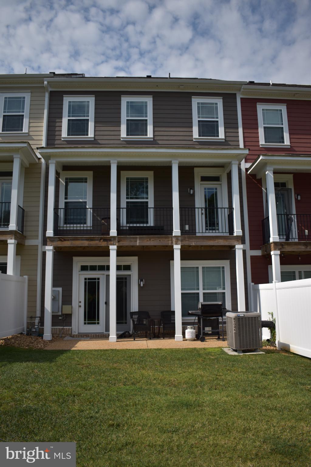 SADLER CROSSING - Residential Lease