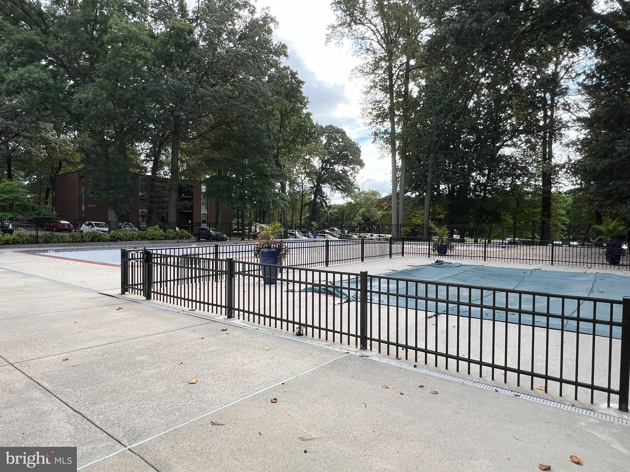 WOODBURN VILLAGE - Residential Lease