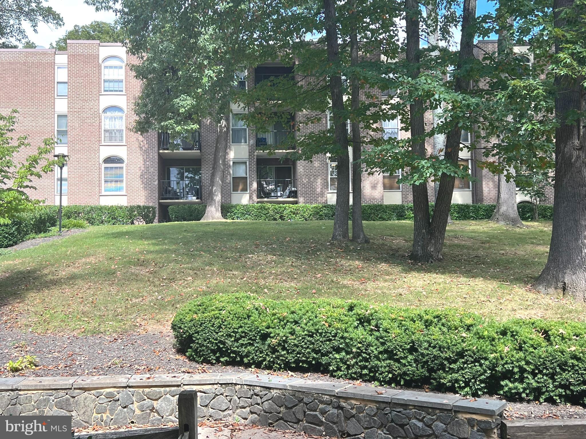 WOODBURN VILLAGE - Residential Lease