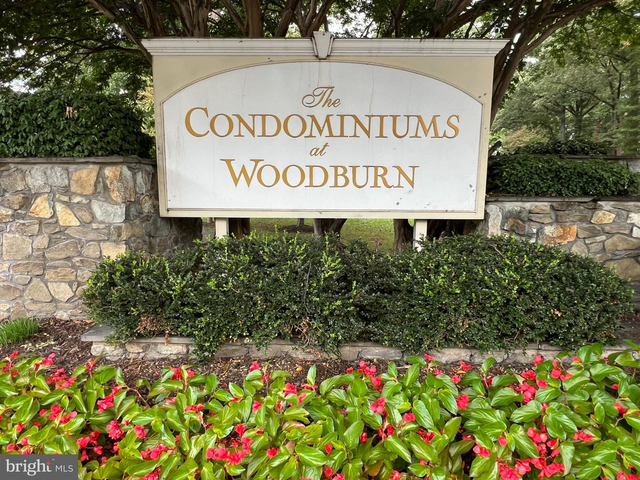 WOODBURN VILLAGE - Residential Lease