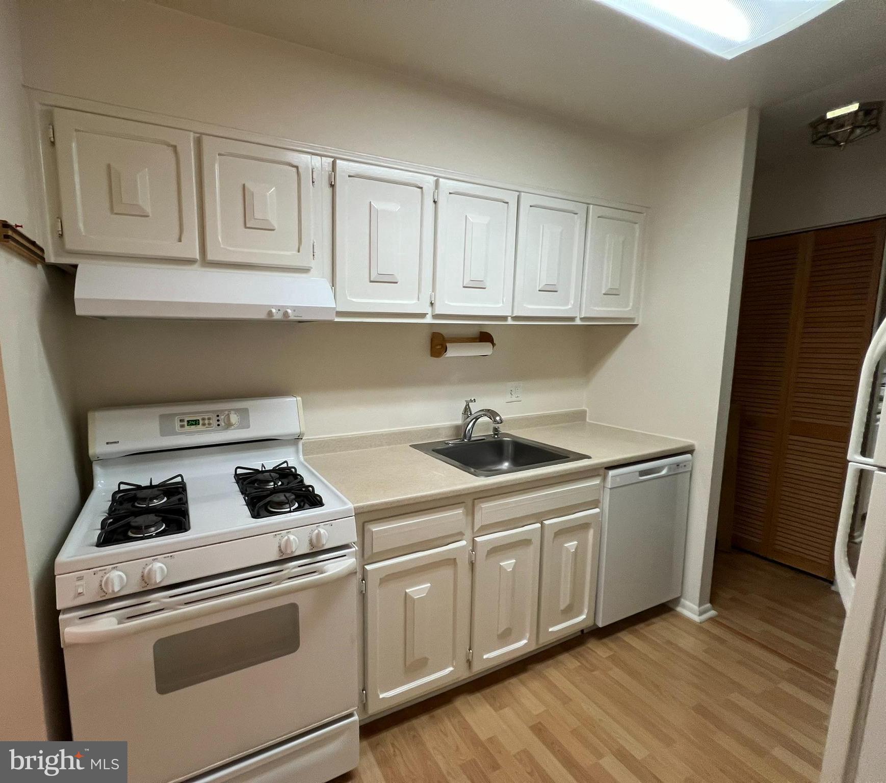 WOODBURN VILLAGE - Residential Lease