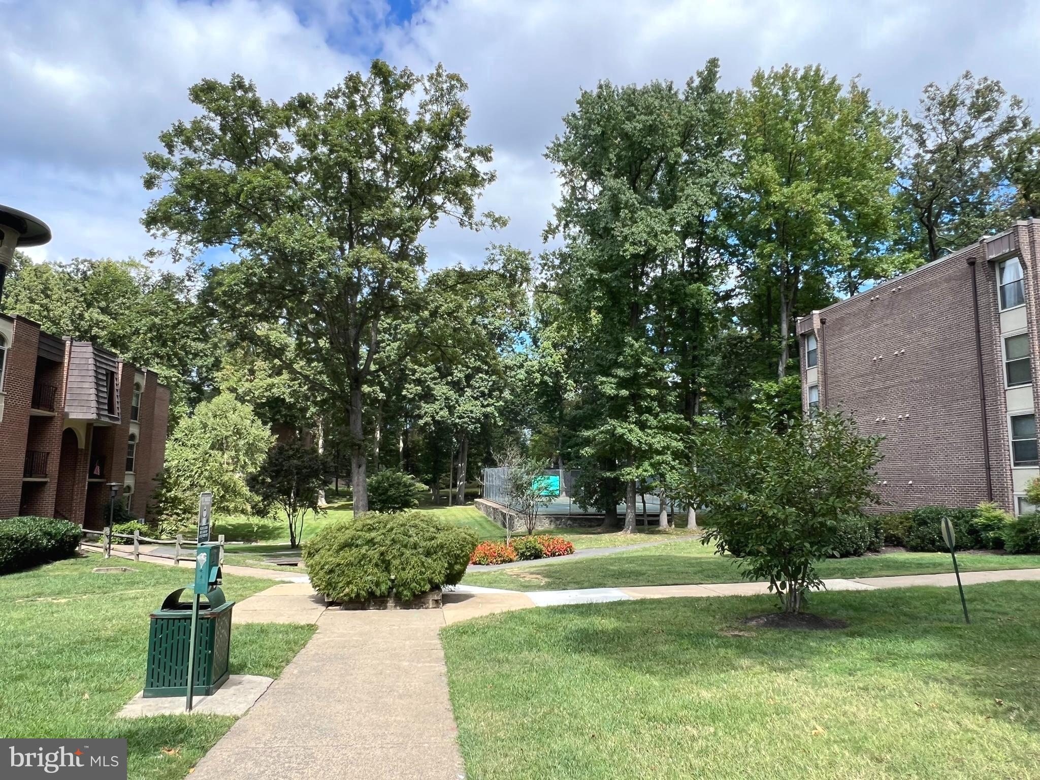 WOODBURN VILLAGE - Residential Lease