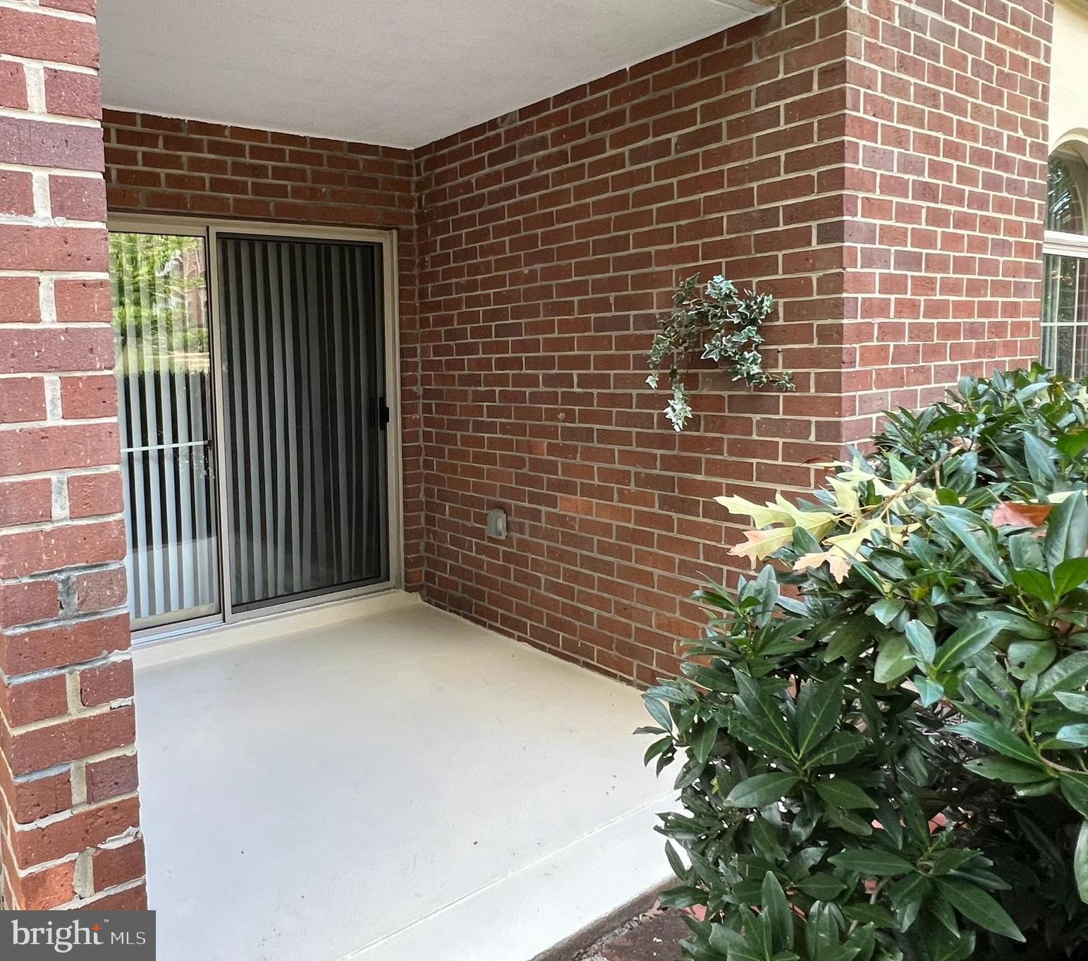 WOODBURN VILLAGE - Residential Lease