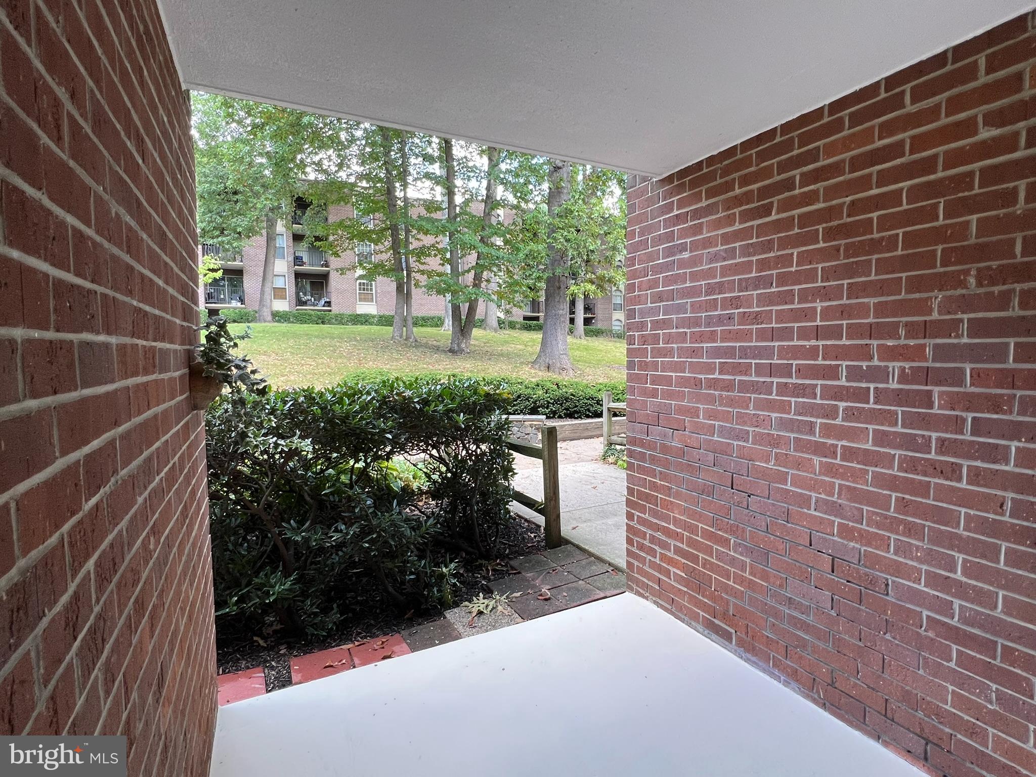 WOODBURN VILLAGE - Residential Lease