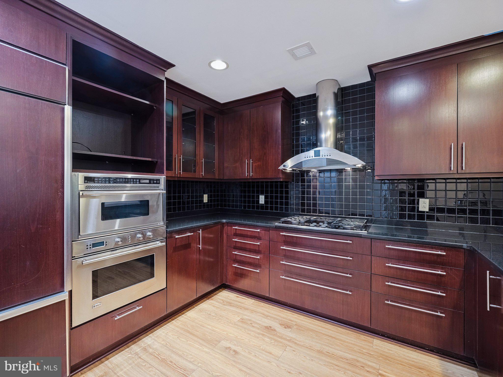 CORINTHIAN - Residential
