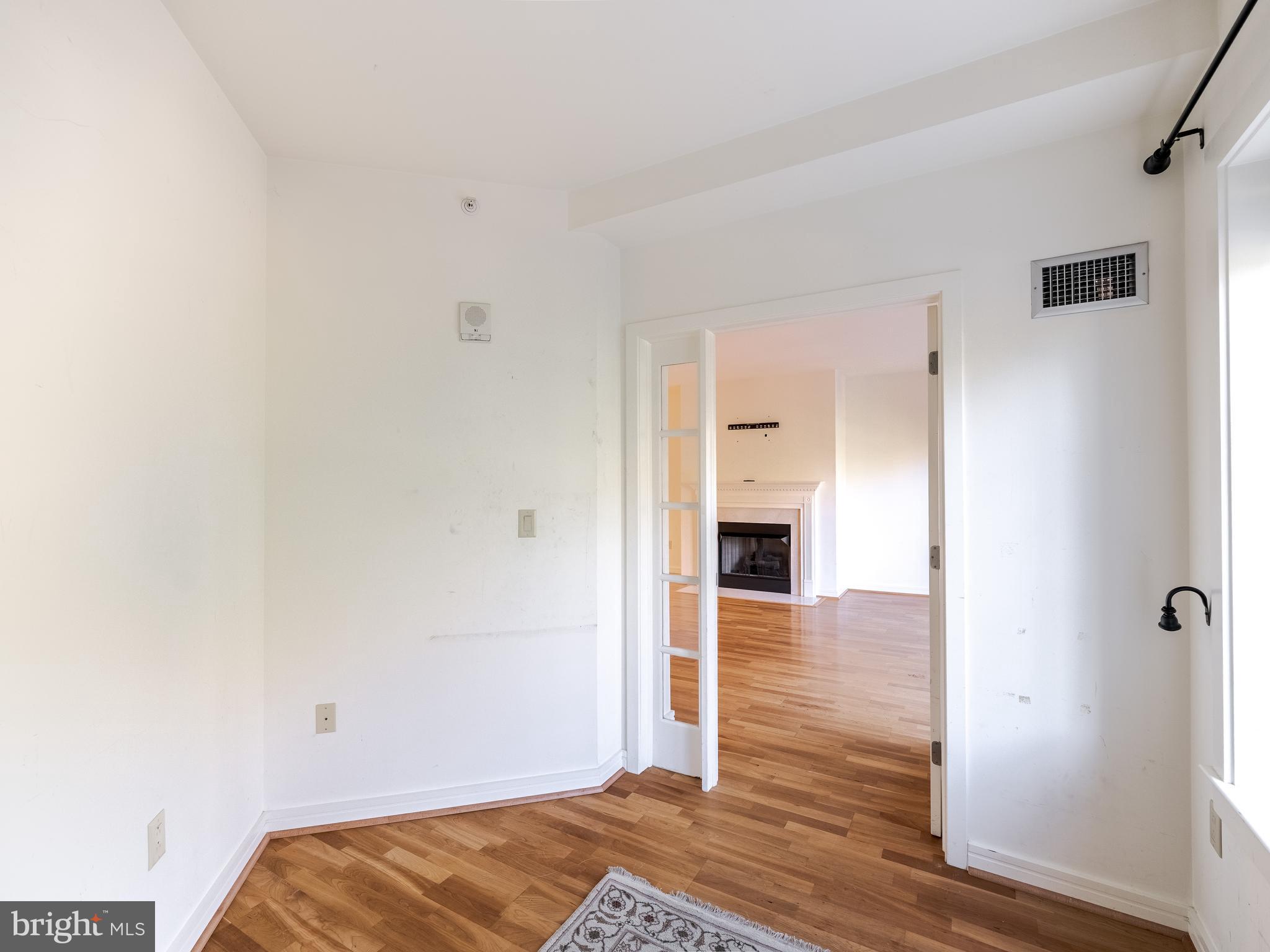 CORINTHIAN - Residential