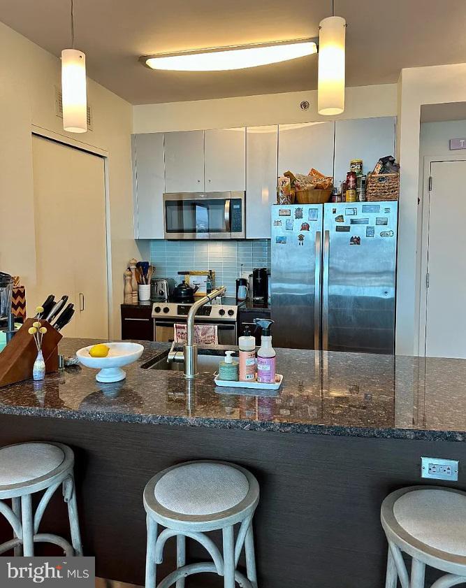 RITTENHOUSE SQUARE - Residential Lease