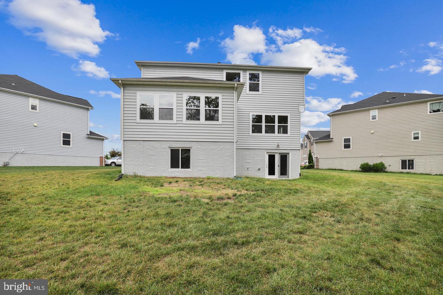 9831 RHINE COURT