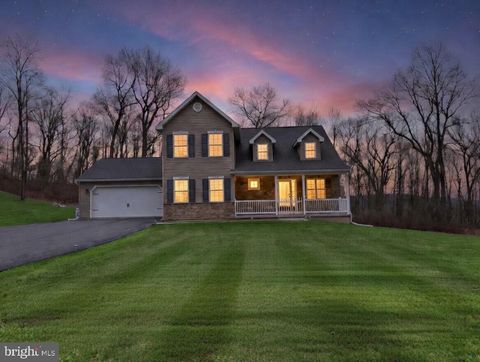 Photo of 402 Mountainside Road, TEMPLE, PA 19560 (MLS # PABK2069030)