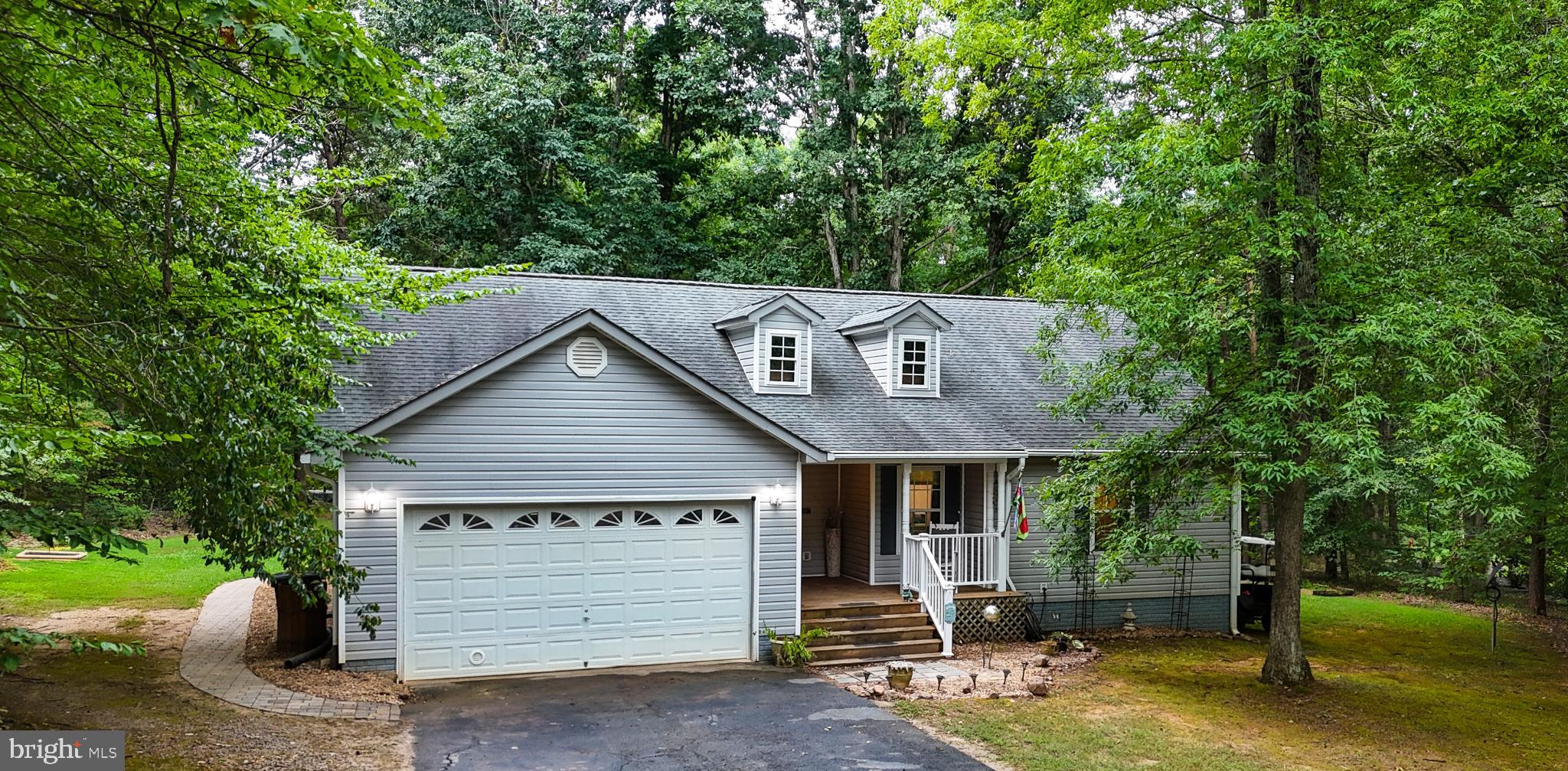 41 LAKESHORE LANE