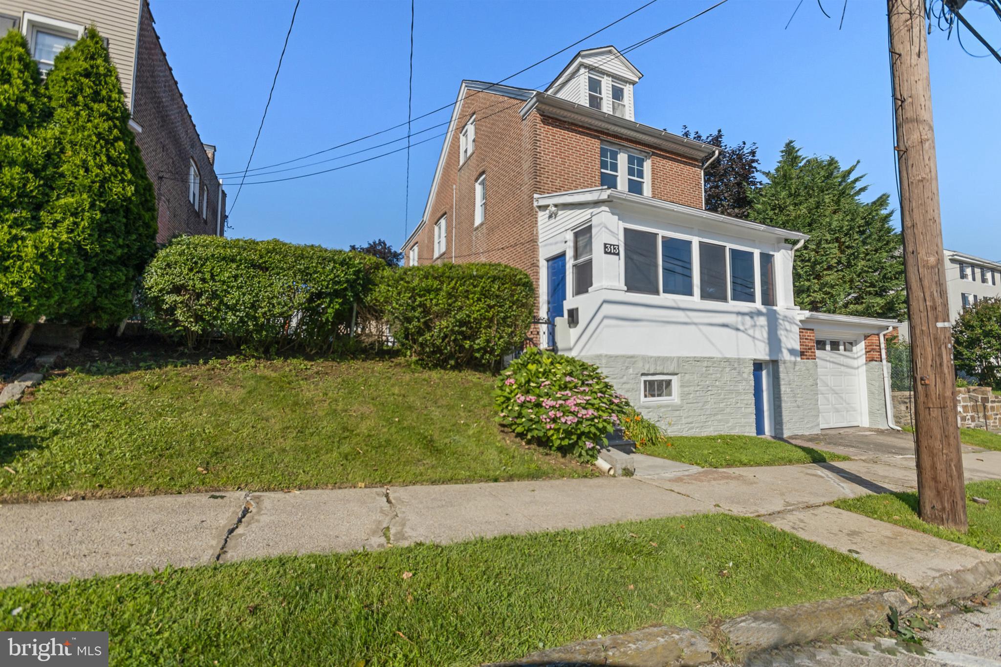 313 W 5TH AVENUE