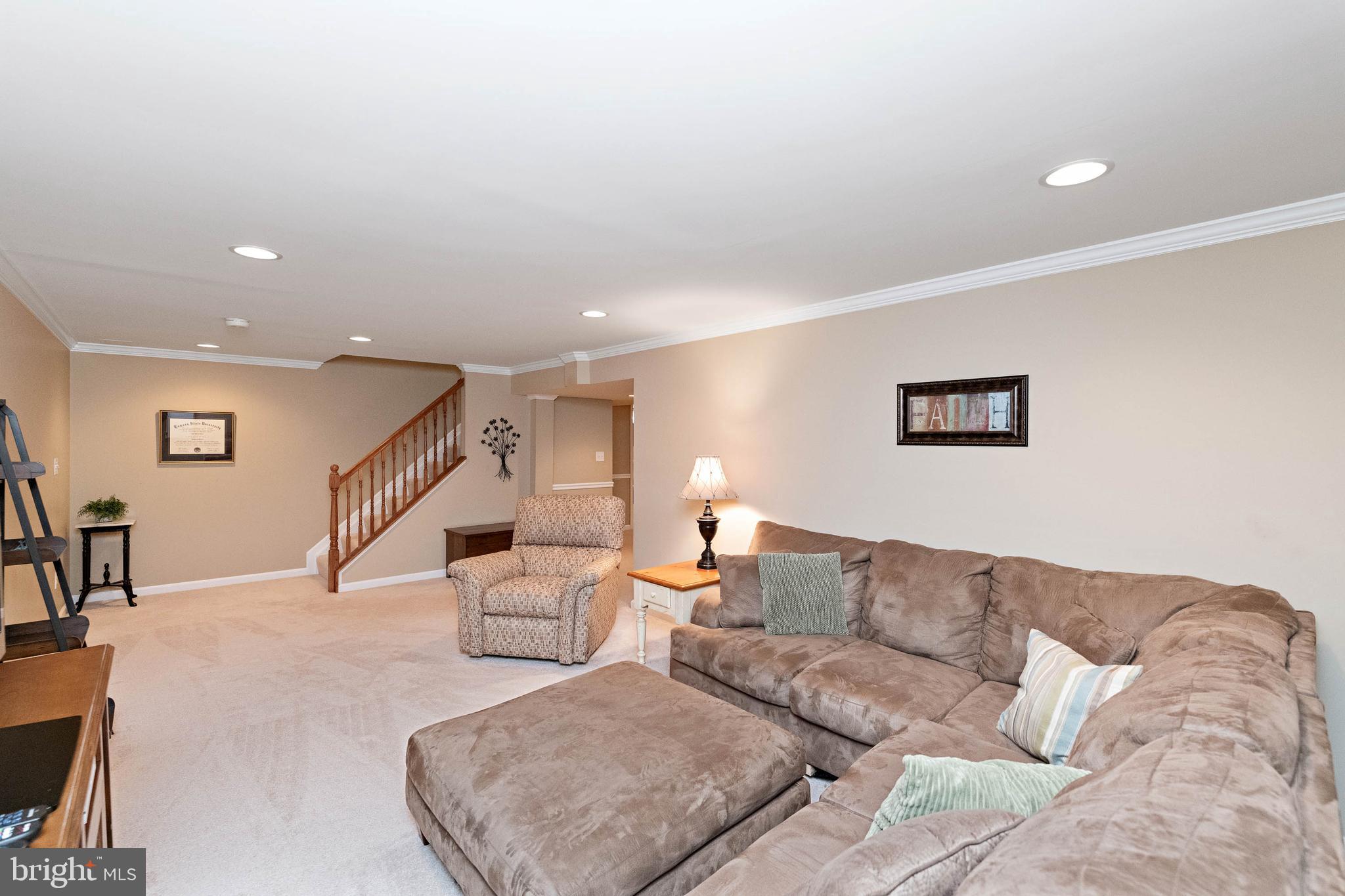 COUNTRY WALK - Residential