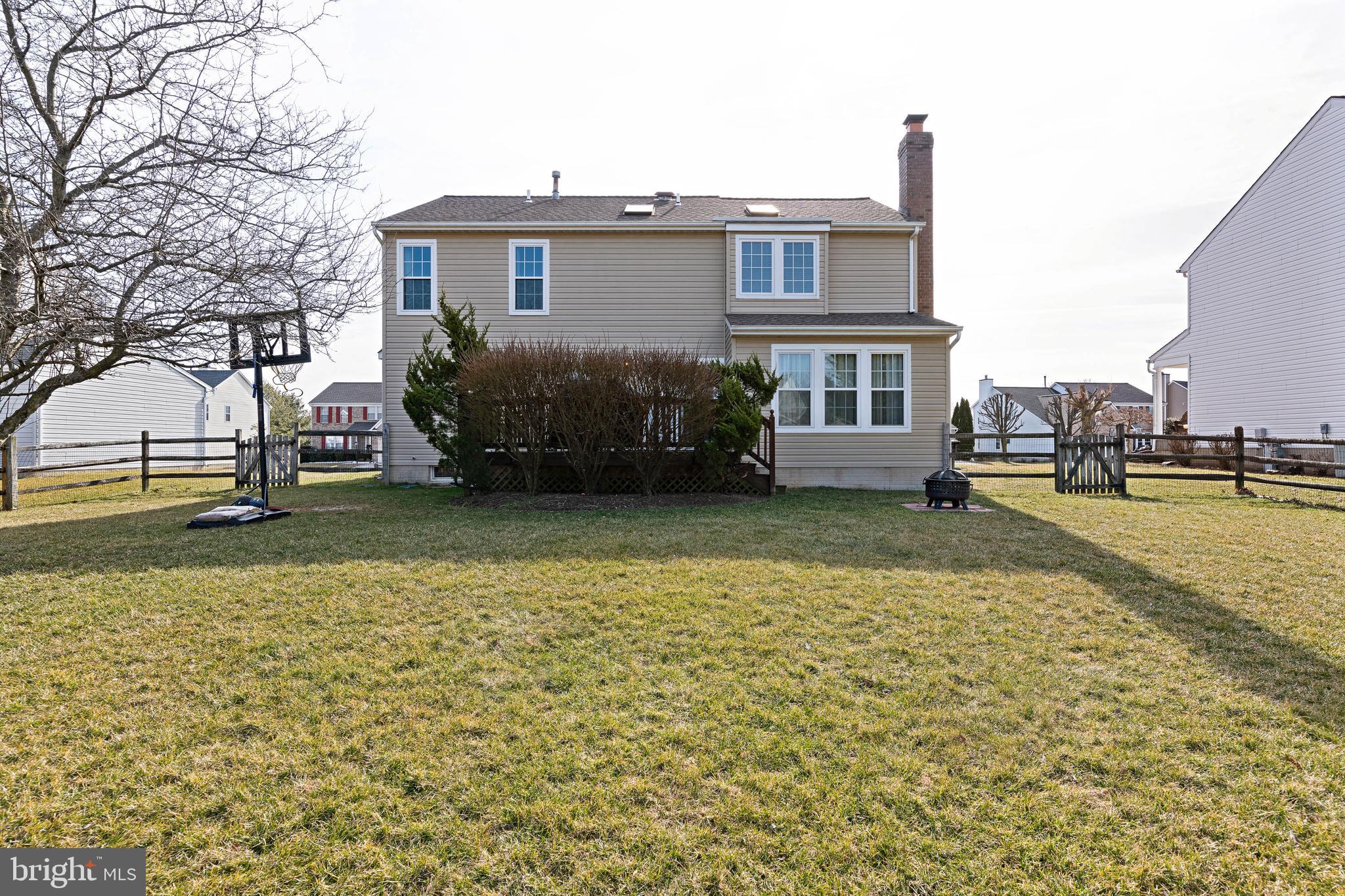 COUNTRY WALK - Residential