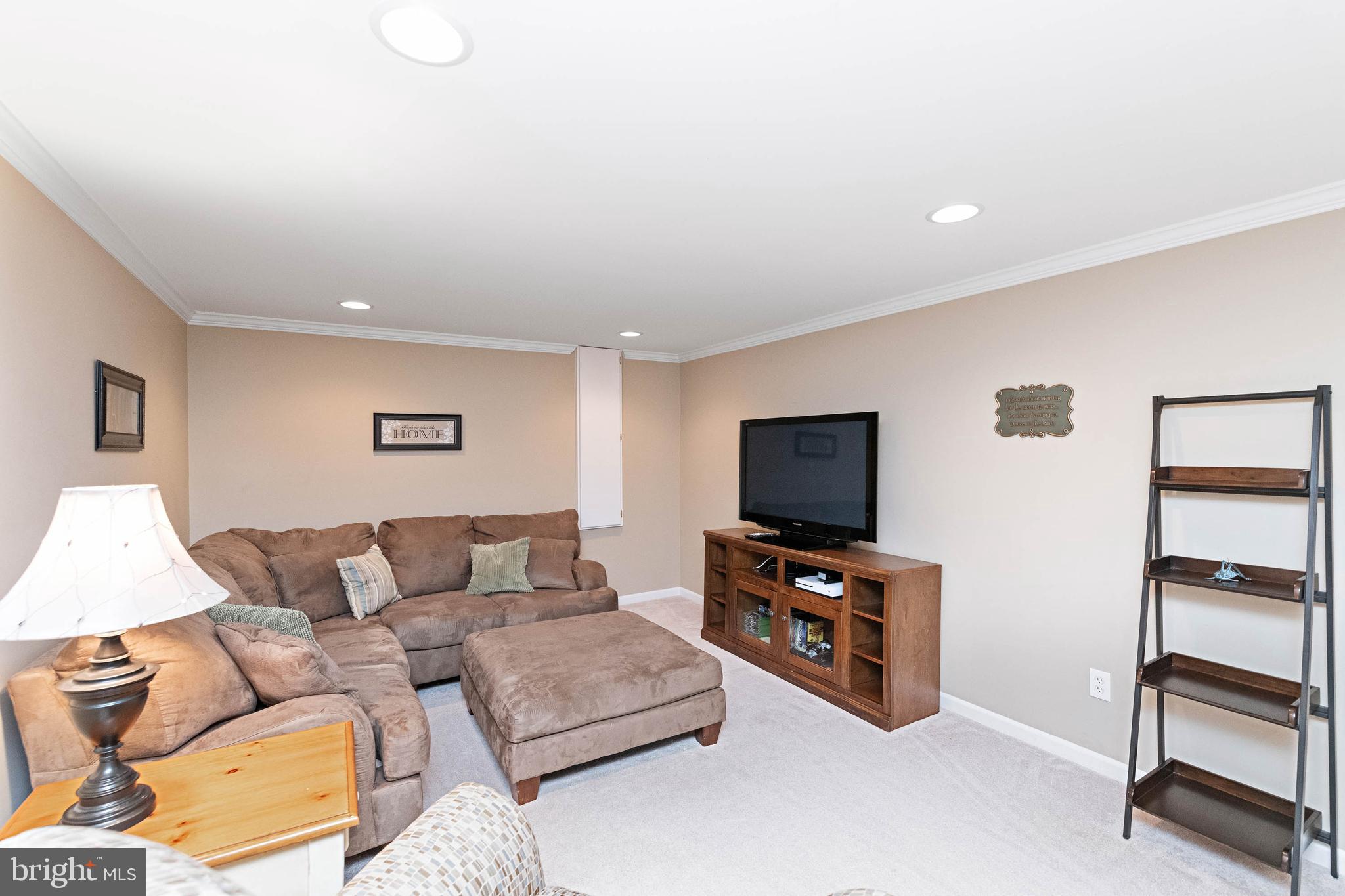 COUNTRY WALK - Residential