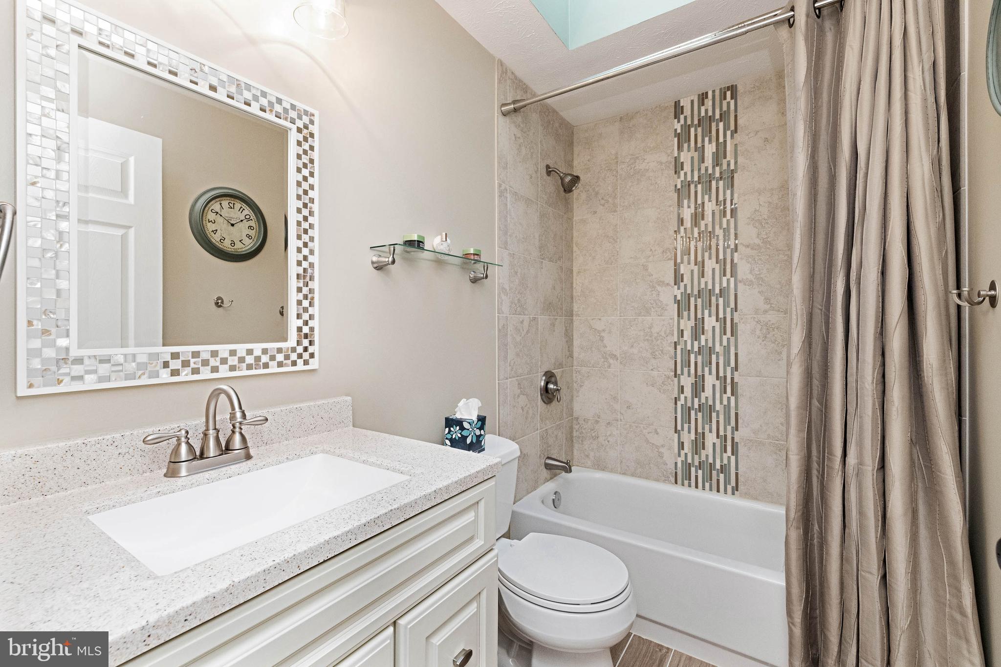 COUNTRY WALK - Residential