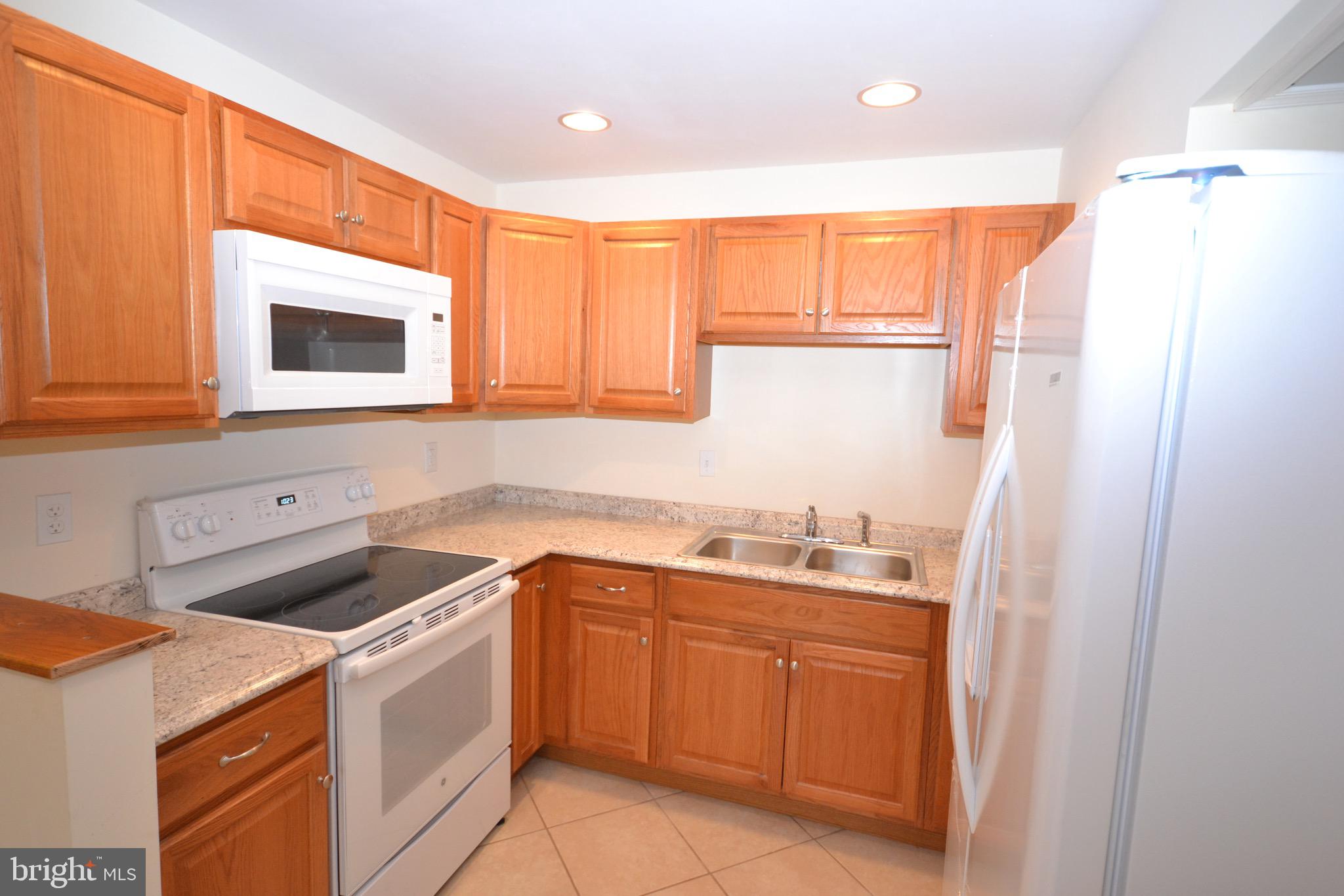 All NEW fully renovated 2nd floor apartment featuring hardwood floors, new carpet, freshly painted throughout. Den/office space can be used as a second bedroom. Close to kayak drop-off at Creagerstown park and easy access to Rt. 15.