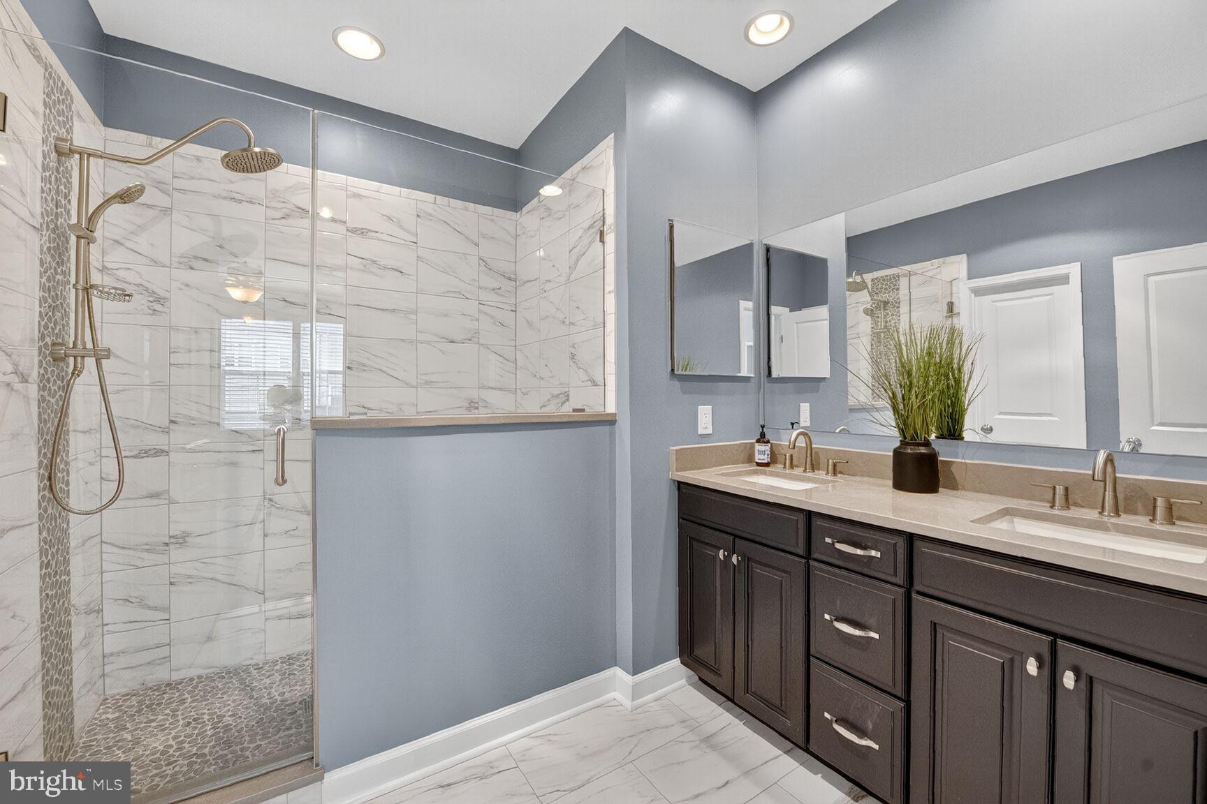 VICTORY LAKES - Residential