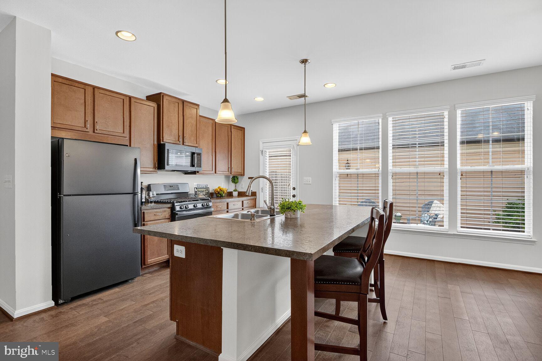 VICTORY LAKES - Residential