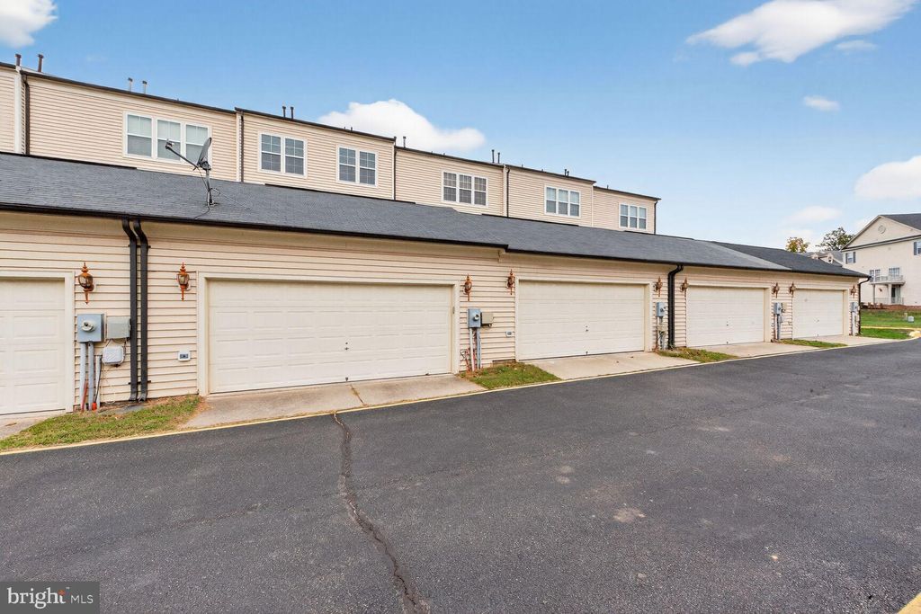 Photo of 11957 Benton Lake Road, BRISTOW, VA 20136 (MLS # VAPW2105916)