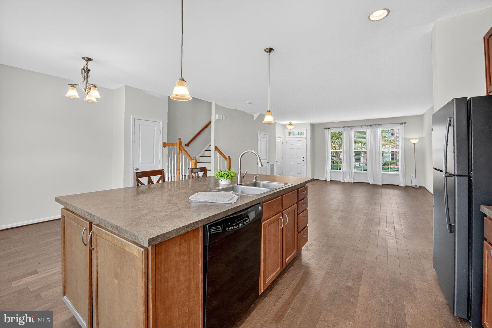 VICTORY LAKES - Residential