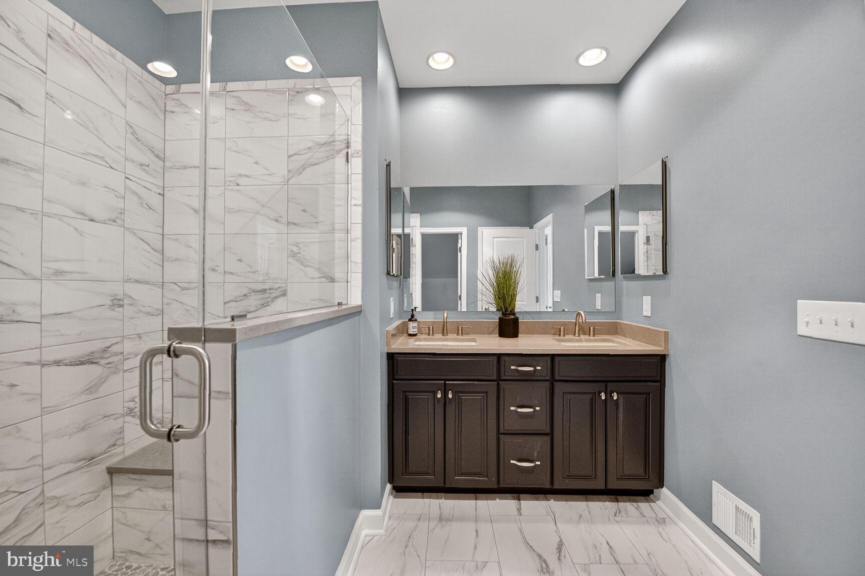 VICTORY LAKES - Residential