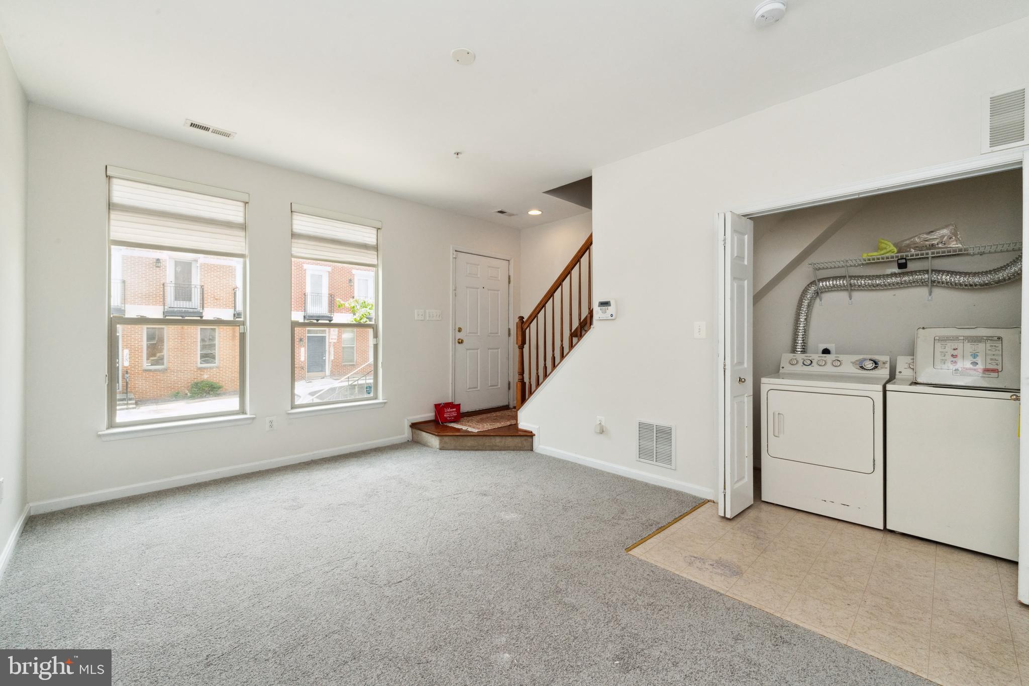 ALBEMARLE SQUARE - Residential Lease