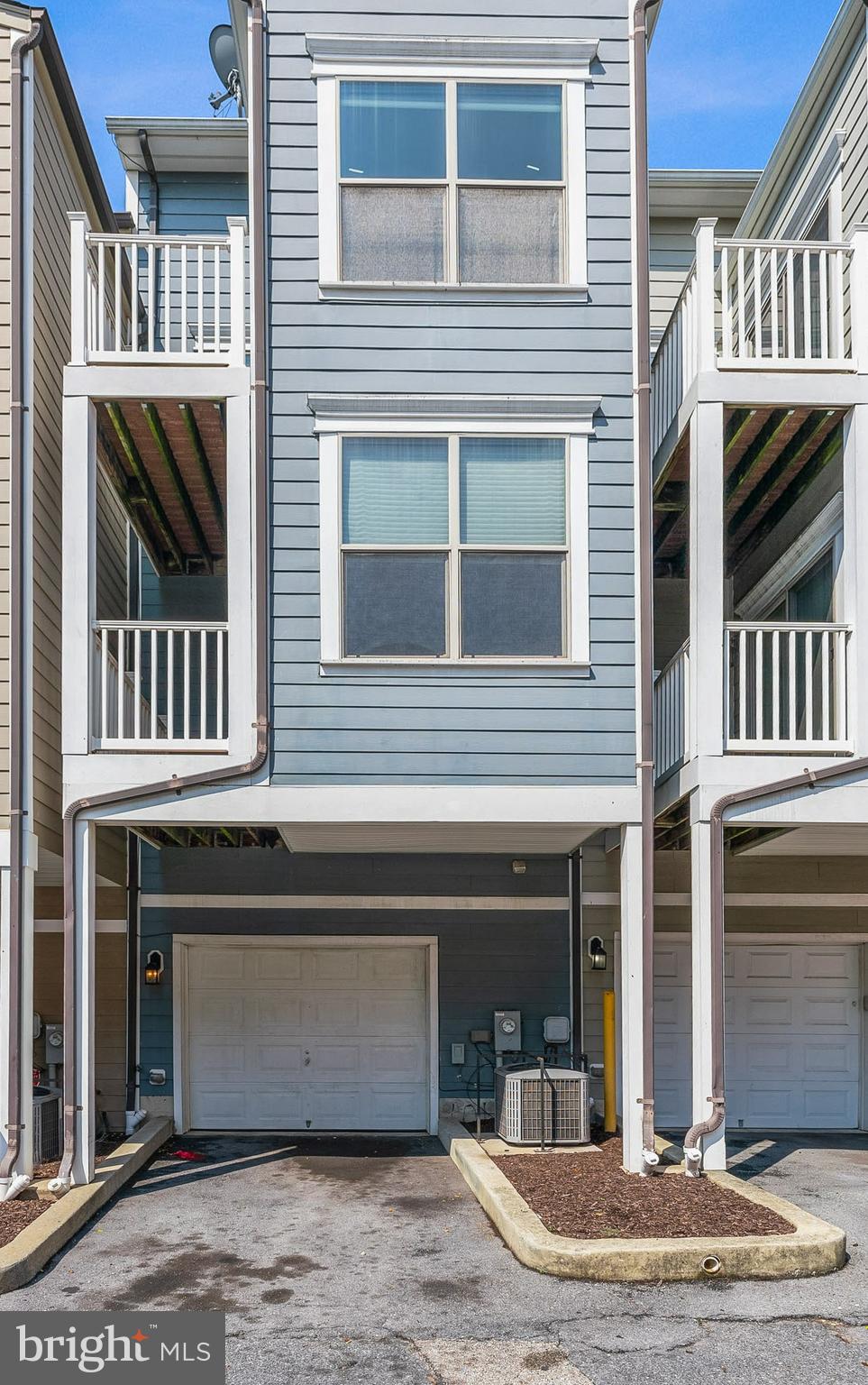 ALBEMARLE SQUARE - Residential Lease