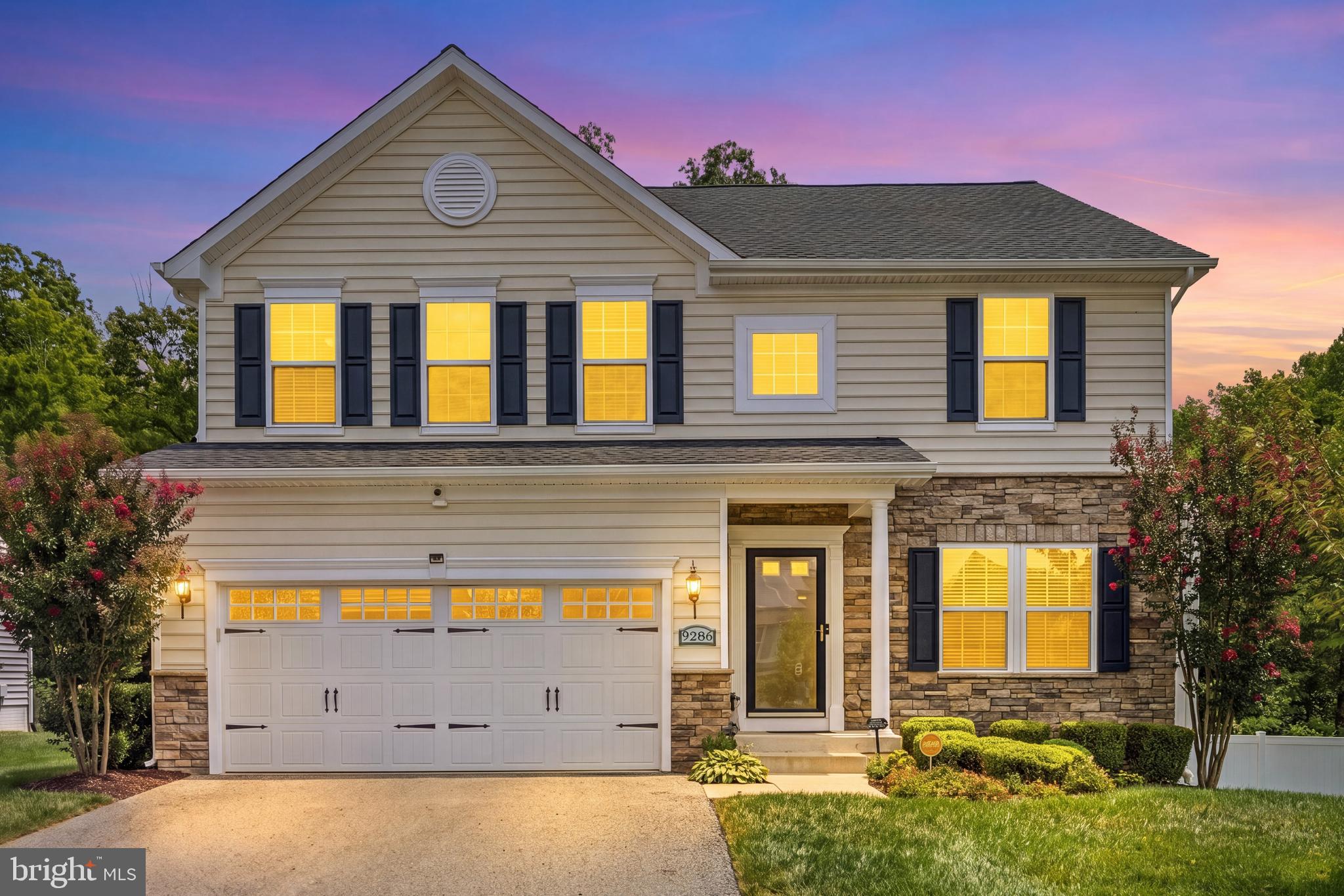 9286 ROCK LYNN CIRCLE