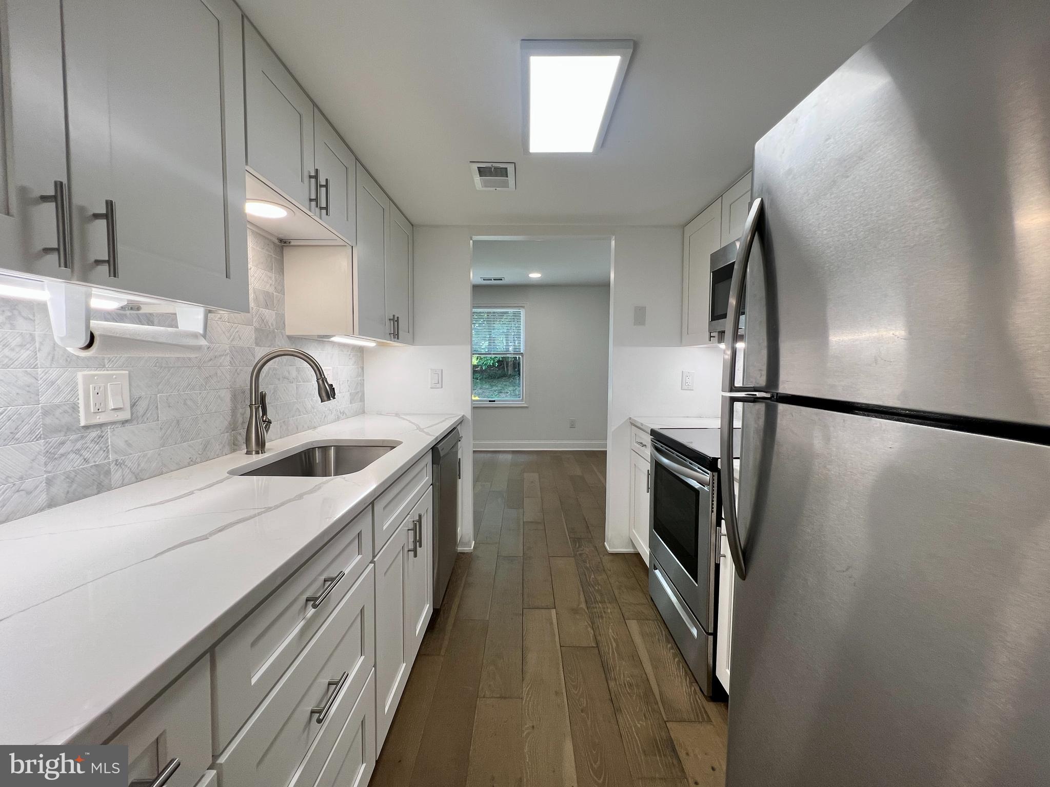 RESTON - Residential Lease