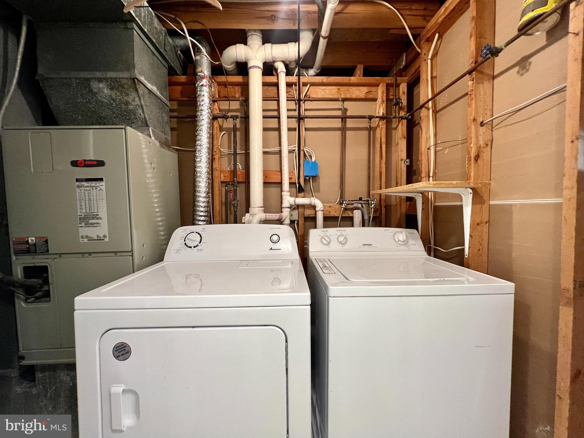 RESTON - Residential Lease