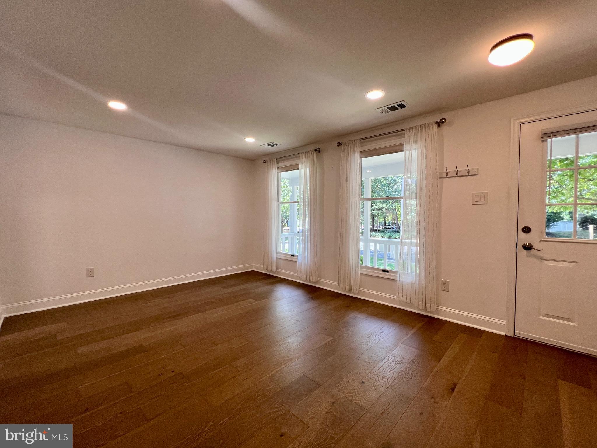 RESTON - Residential Lease