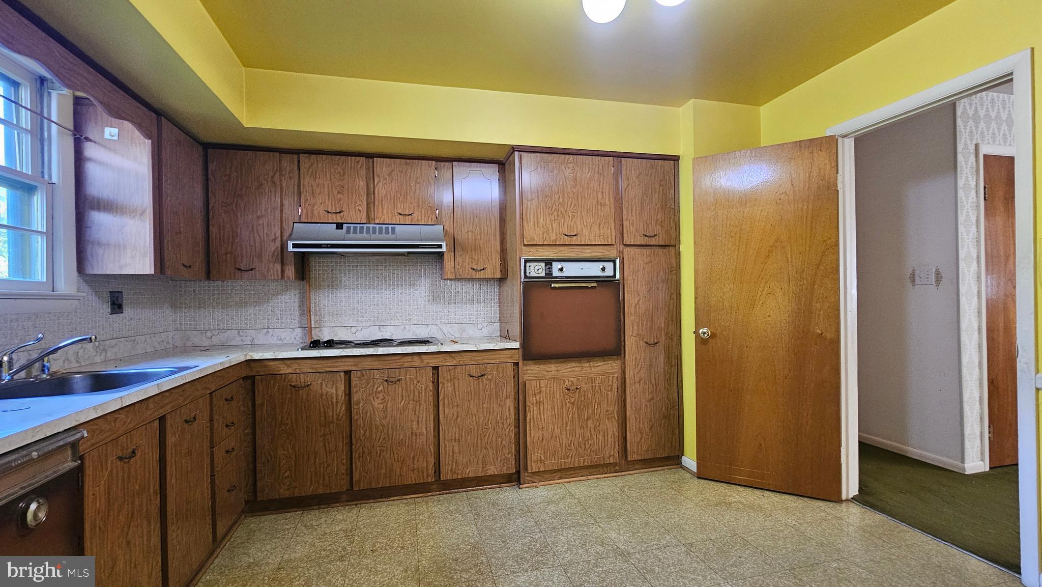 TEMPLE HILLS - Residential