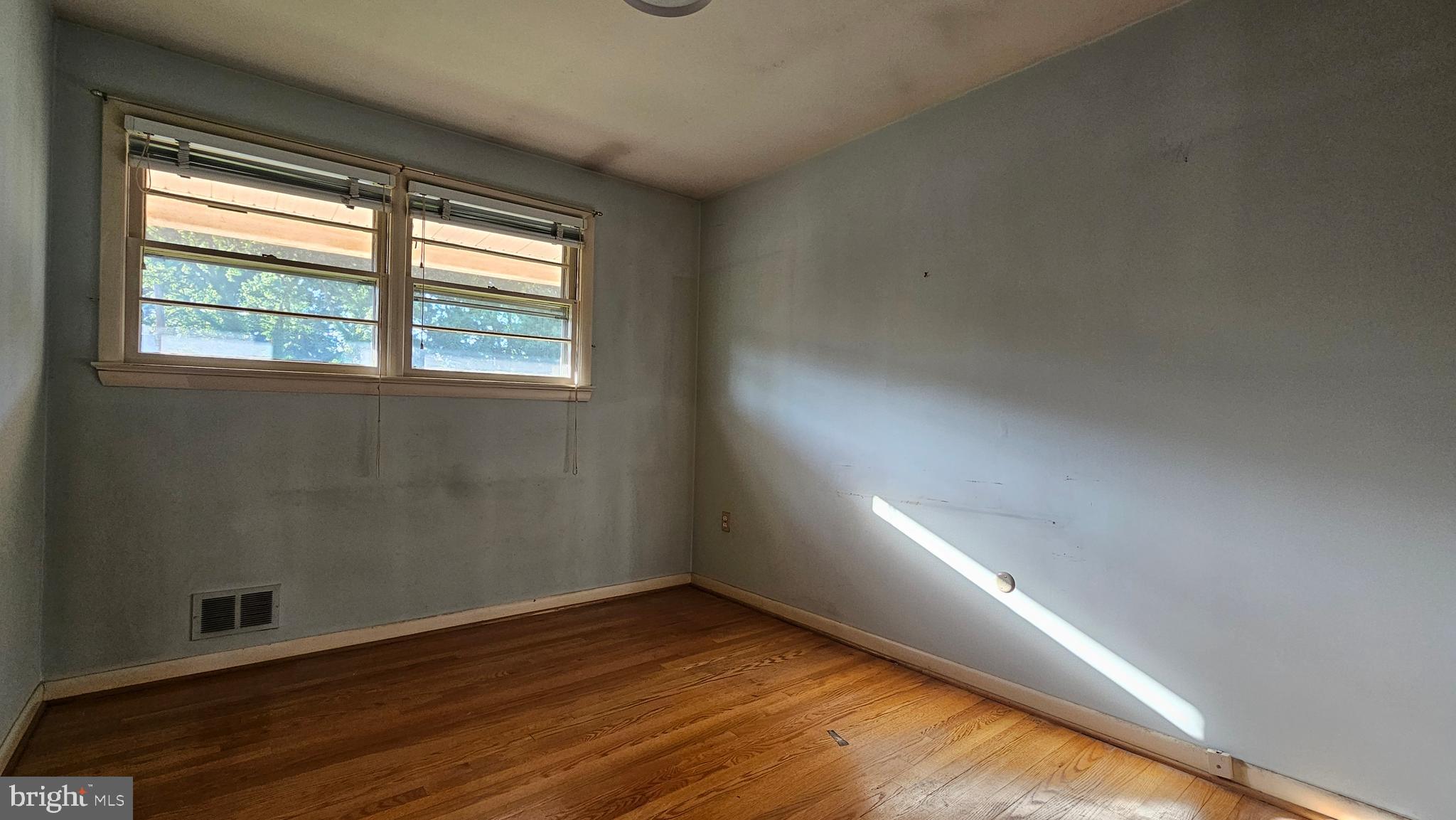 TEMPLE HILLS - Residential