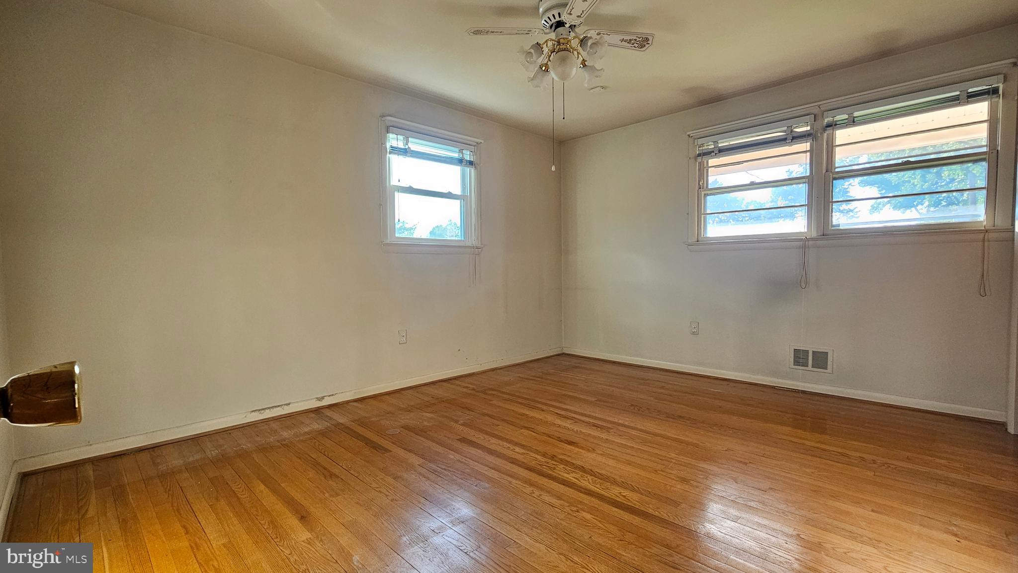 TEMPLE HILLS - Residential