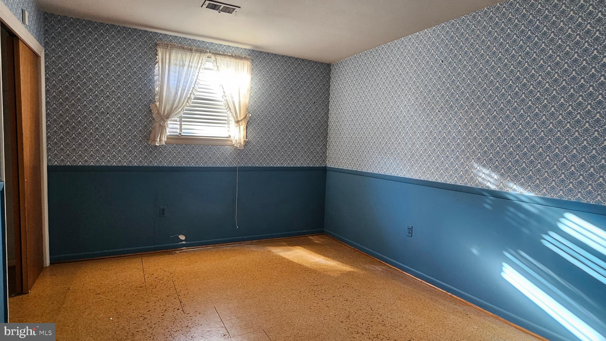 TEMPLE HILLS - Residential